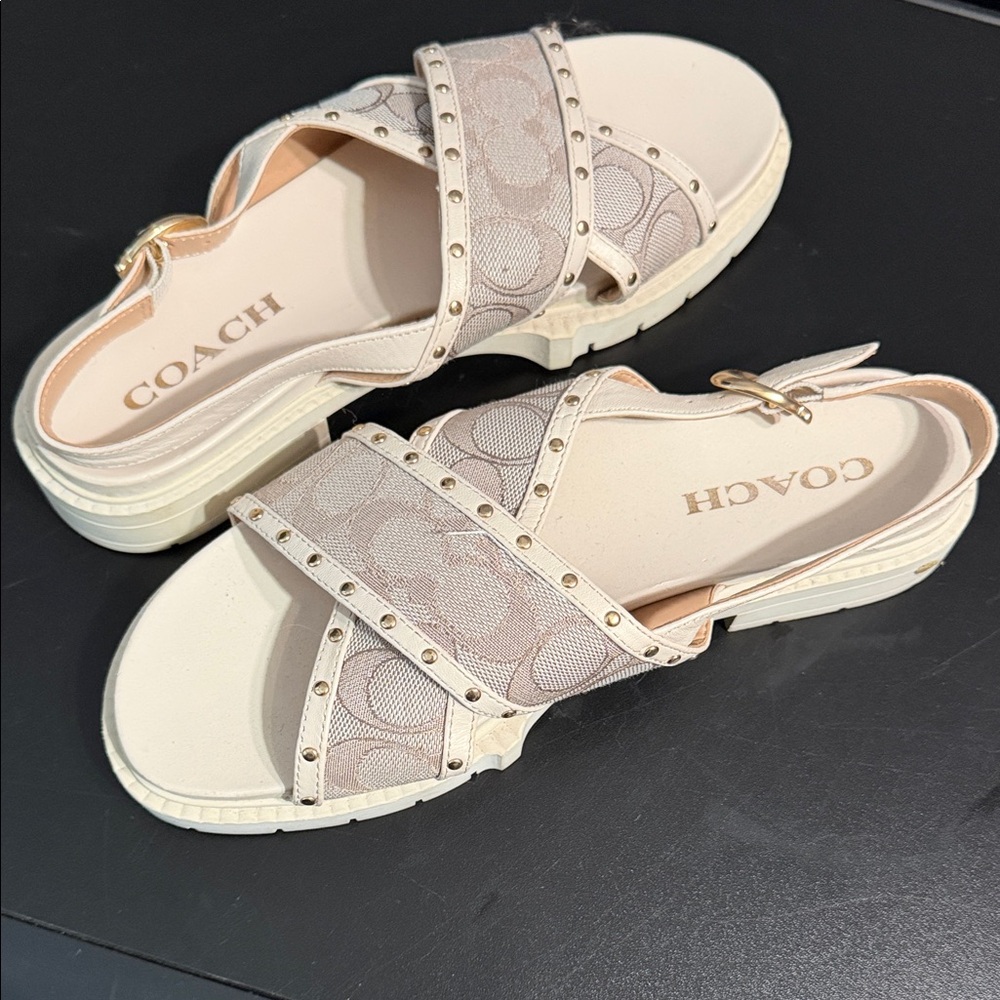Coach Women's Beige and Cream Sandals